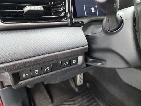 Used 2025 Toyota Camry SE image 40