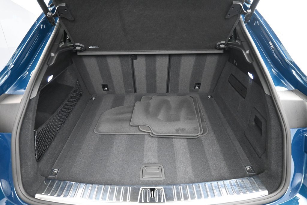 Certified 2024 Porsche Cayenne Coupe AWD/4WD image 27