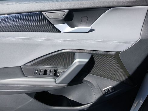 New 2026 Volkswagen Tiguan SE image 11