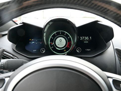 Used 2019 Aston Martin V8 Vantage Coupe image 26