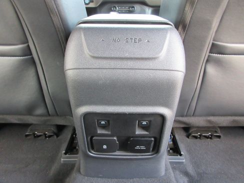 Used 2023 Ford Bronco Wildtrak AWD/4WD image 21