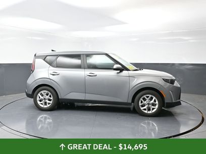 Used 2023 Kia Soul LX w/ Option Group 015