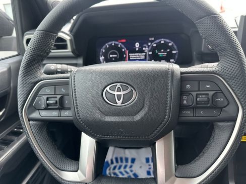 New 2025 Toyota Tacoma TRD Off-Road AWD/4WD image 18