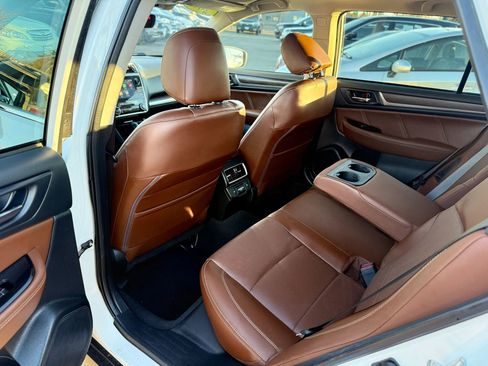 Used 2018 Subaru Outback 3.6R Touring AWD/4WD image 15