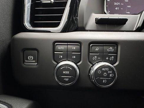 Certified 2025 GMC Sierra 1500 Denali w/ Denali Reserve Package AWD/4WD image 34
