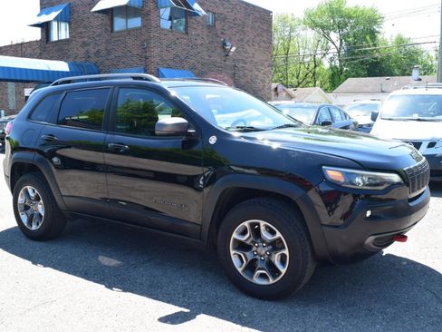 Used 2019 Jeep Cherokee Trailhawk w/ Comfort/Convenience Group AWD/4WD image 4