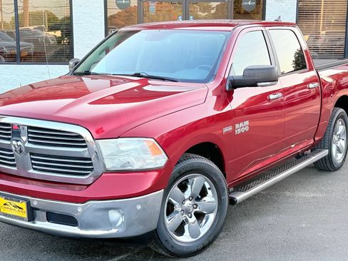 Used 2015 RAM 1500 Lone Star RWD image 2