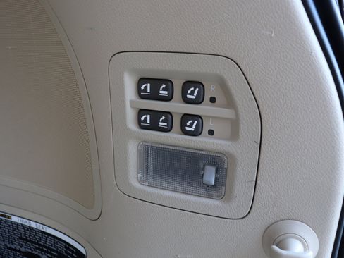 Used 2013 Lexus LX 570 4WD image 47