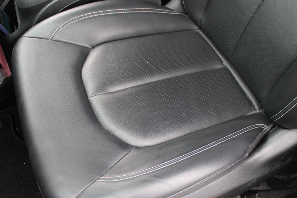Used 2025 Chrysler Pacifica Select FWD image 11