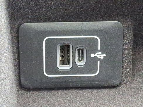 New 2025 Maserati Grecale GT image 39