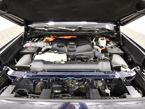 Used 2023 Toyota Sequoia SR5 w/ SR5 Premium Package image 12