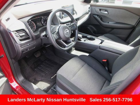 Used 2023 Nissan Rogue SV image 17