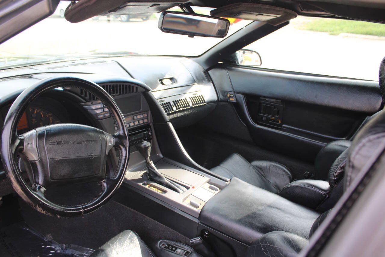 Used 1991 Chevrolet Corvette Convertible RWD image 14