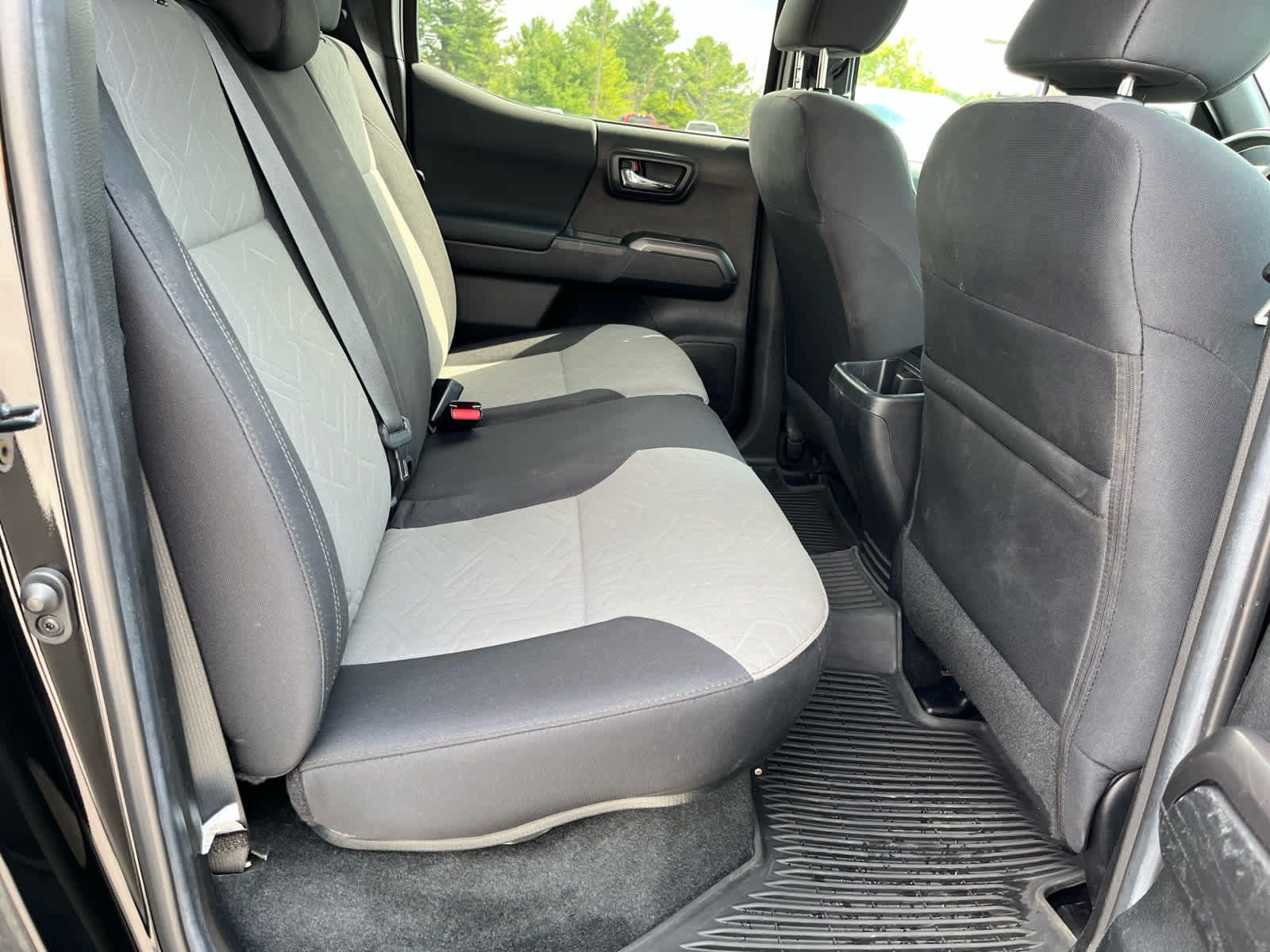 Used 2022 Toyota Tacoma TRD Sport AWD/4WD image 29