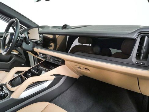 New 2026 Porsche Cayenne Coupe AWD/4WD image 26