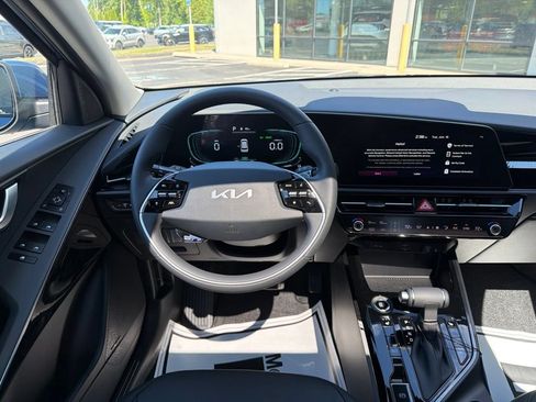 New 2026 Kia Niro EX FWD image 24