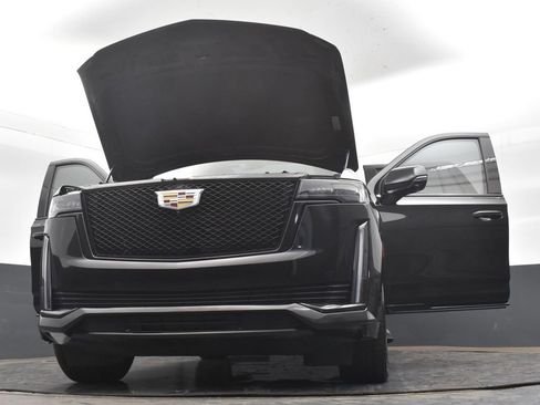 Used 2023 Cadillac Escalade Sport Platinum w/ Heavy-Duty Trailer Package AWD/4WD image 34