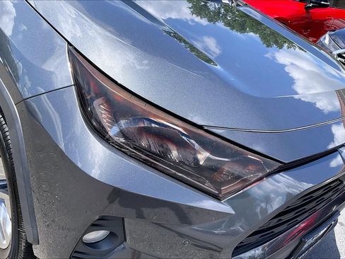 Used 2020 Toyota RAV4 XLE Premium FWD image 27