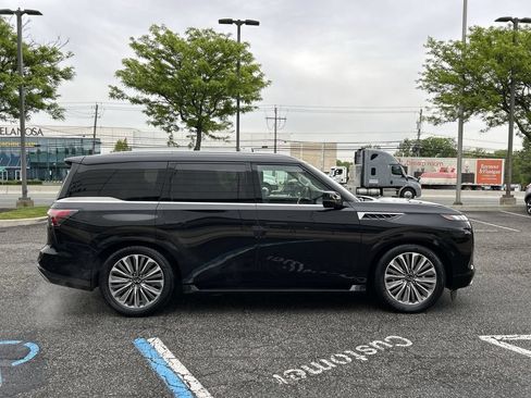 Certified 2025 INFINITI QX80 Sensory AWD/4WD image 9