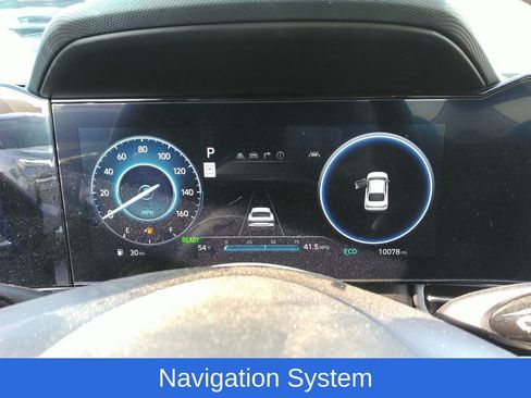 Used 2024 Hyundai Elantra Limited image 3