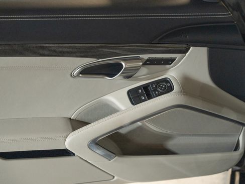 Certified 2023 Porsche 718 Boxster RWD image 17