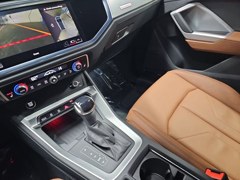 Used 2024 Audi Q3 2.0T Premium Plus image 26