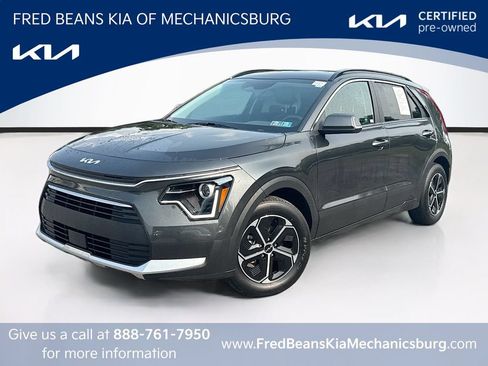 Certified 2025 Kia Niro EX FWD image 3