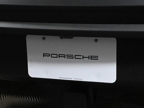 Used 2026 Porsche Macan AWD/4WD image 14