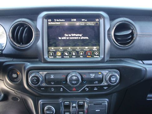 Used 2021 Jeep Wrangler Unlimited Sahara AWD/4WD image 22