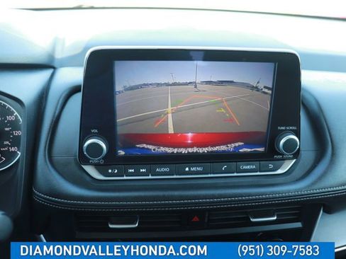 Used 2025 Nissan Rogue SV image 29