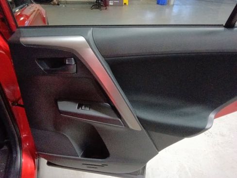 Used 2016 Toyota RAV4 LE image 21