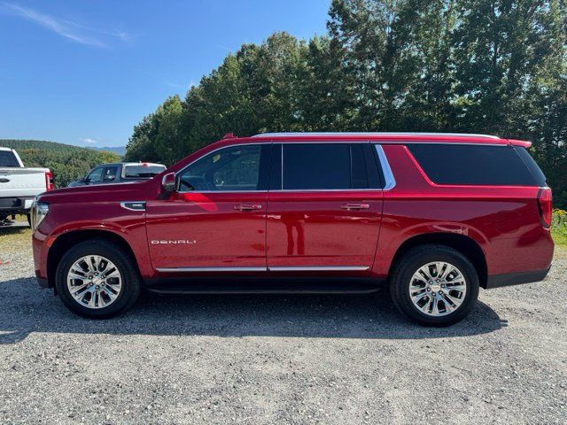Used 2024 GMC Yukon XL Denali AWD/4WD image 6