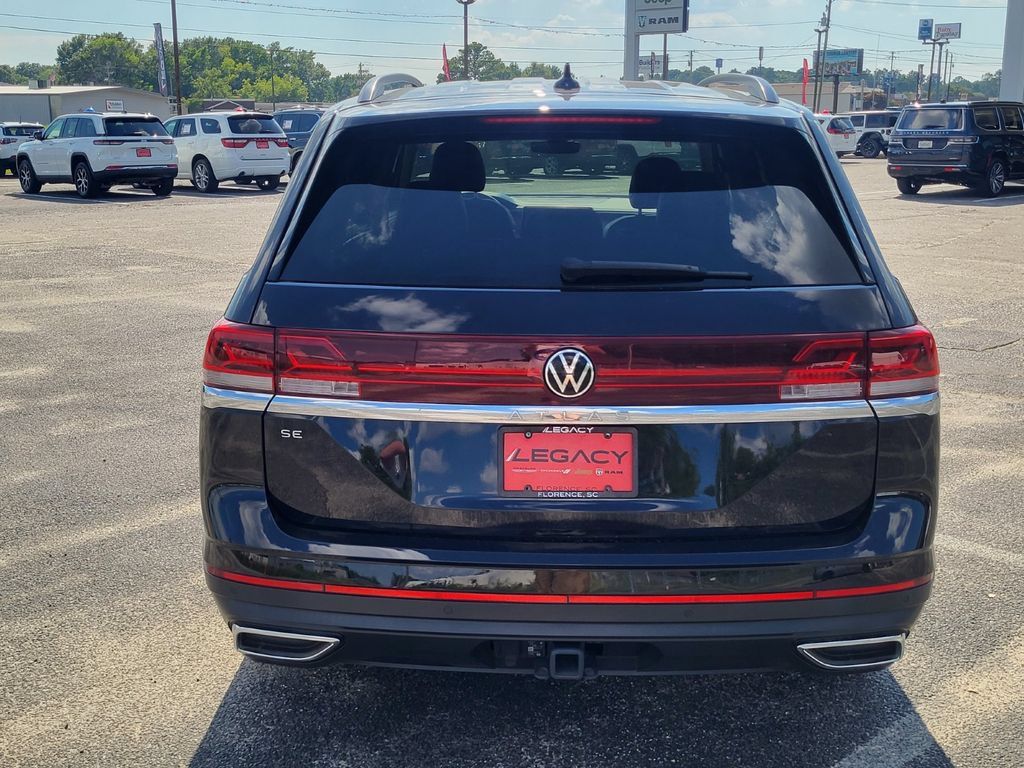 Used 2025 Volkswagen Atlas SE FWD image 3