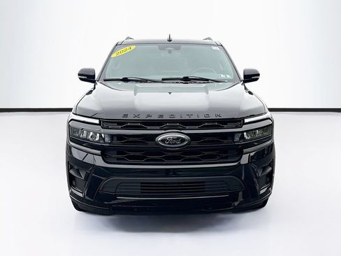 Used 2024 Ford Expedition Limited AWD/4WD image 2