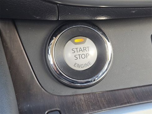 Used 2019 Nissan Murano Platinum w/ Cargo Package image 22