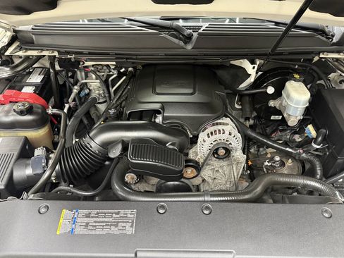 Used 2009 Cadillac Escalade AWD image 7