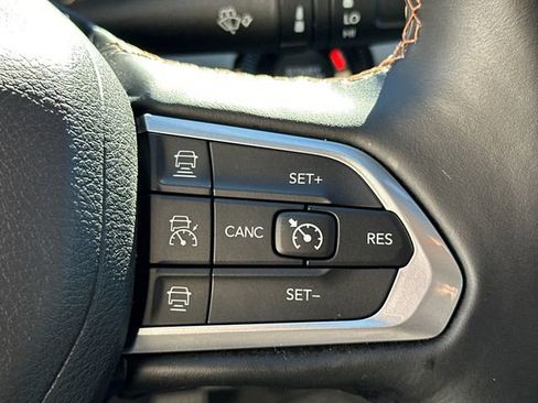 Used 2022 Jeep Compass Limited image 28