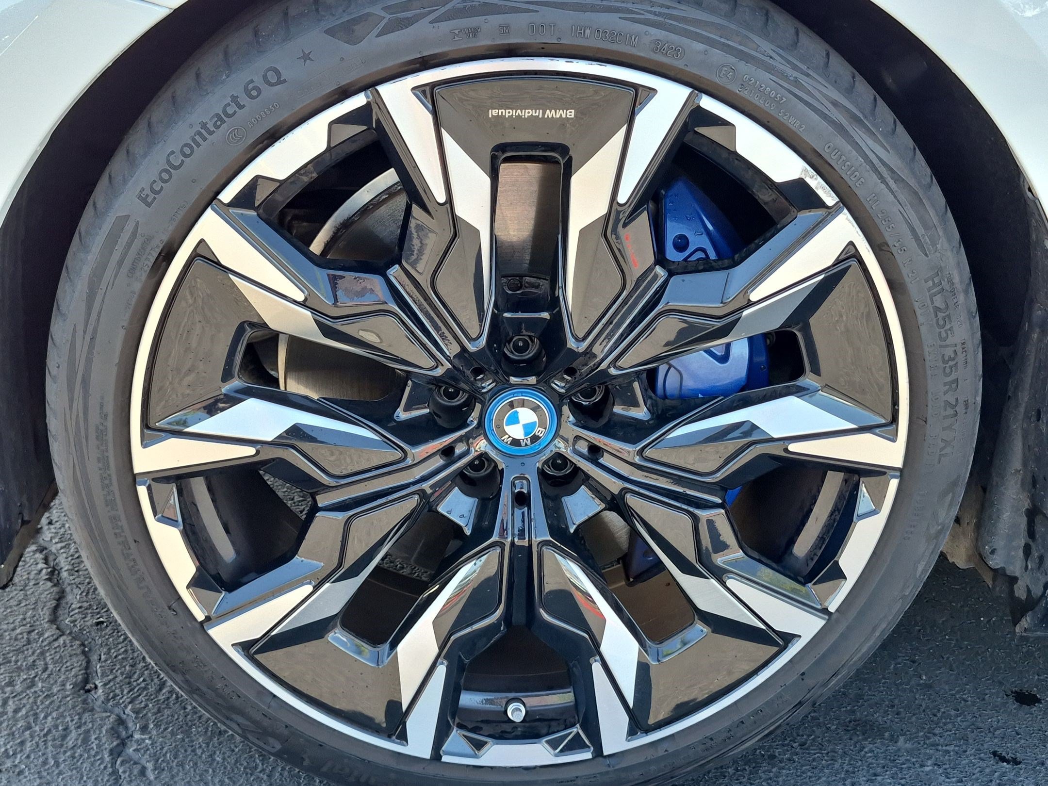 Used 2024 BMW i5 eDrive40i w/ Executive Package RWD image 12