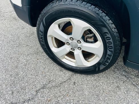 Used 2017 Jeep Compass Latitude w/ Cold Weather Group image 31