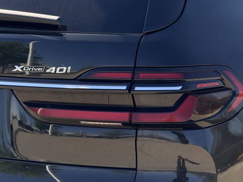 Used 2023 BMW X7 xDrive40i image 10