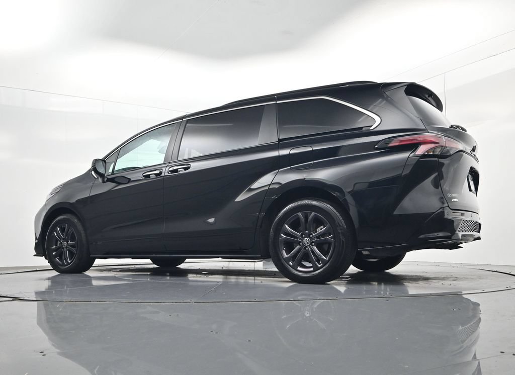 Used 2024 Toyota Sienna XSE w/ XSE Plus Package AWD/4WD image 39