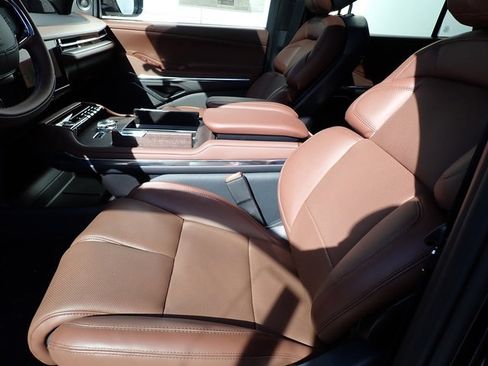 New 2025 Lincoln Navigator L Reserve image 38