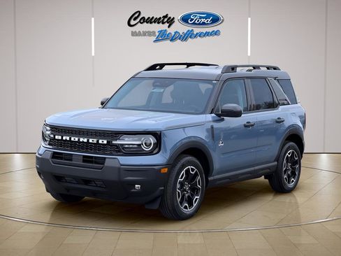 New 2026 Ford Bronco Sport Outer Banks w/ Topo Graphic Package image 2