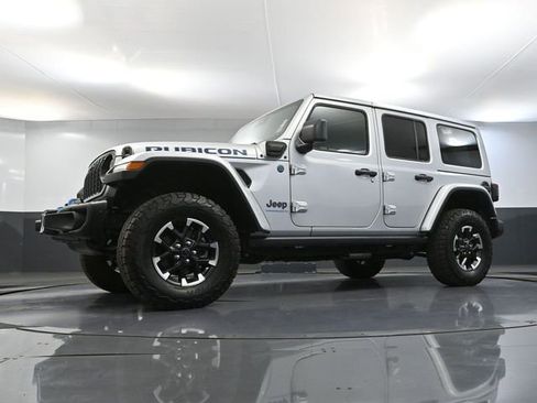 Used 2024 Jeep Wrangler Unlimited Rubicon 4xe AWD/4WD image 55
