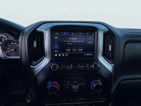 Used 2022 Chevrolet Silverado 3500 LT w/ Convenience Package image 10