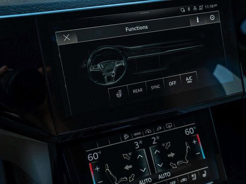 Used 2022 Audi e-tron Premium Plus w/ Premium Plus Package image 21