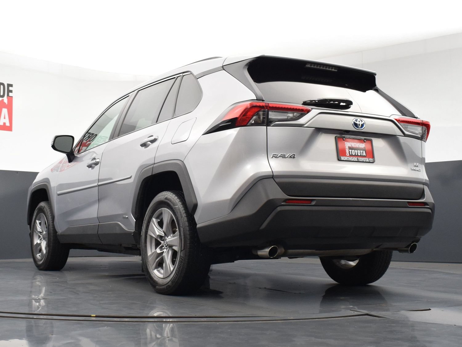 Used 2022 Toyota RAV4 LE AWD/4WD image 26