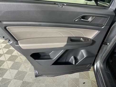 Used 2023 Volkswagen Atlas SE w/ Panoramic Sunroof Package FWD image 25
