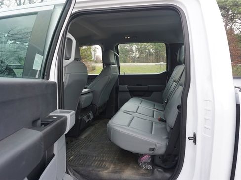 Used 2024 Ford F250 XL w/ XL Chrome Package image 13