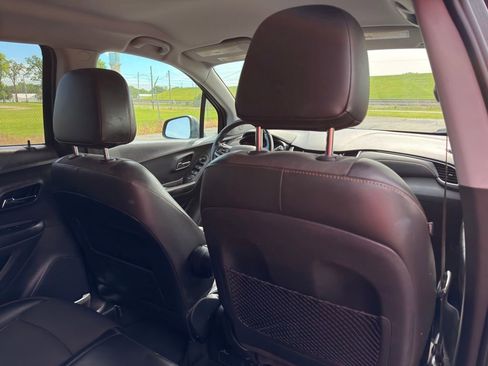 Used 2018 Chevrolet Trax LT w/ Driver Confidence Package FWD image 31